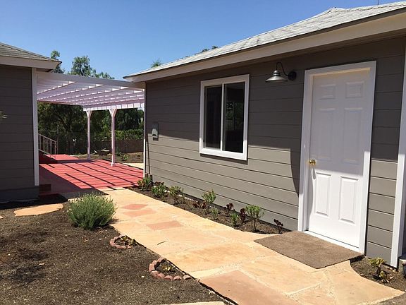 3rd image of 2252 Catalina Ave