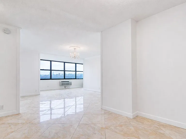 7004 Boulevard East #7D — Photo 2
