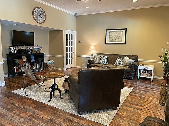4th image of 140 Sandlewood Ln