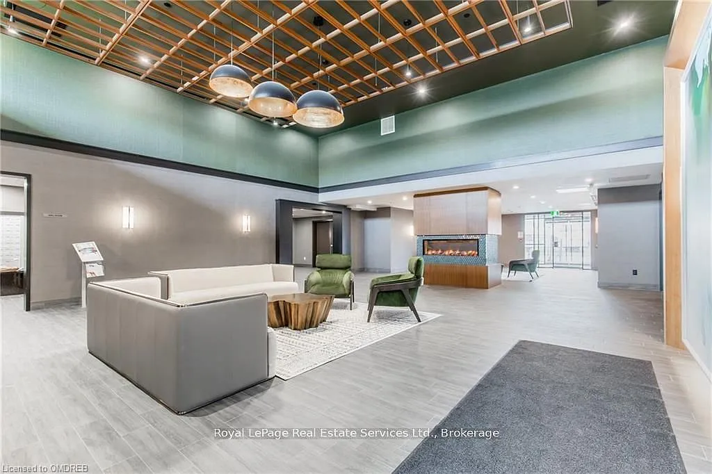 Trend Condos — Photo 2
