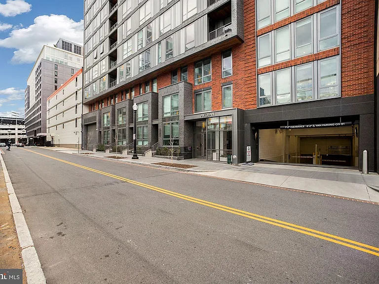 1211 Van St SE #404 — Photo 22