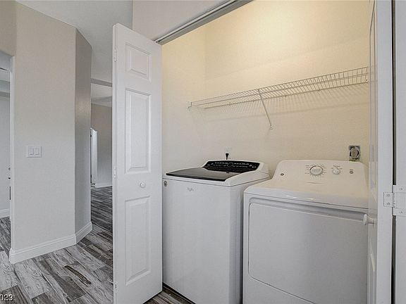 4th image of 509 Indian Bluff St Unit 103