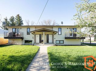 320 52nd Ave W #4, Claresholm, AB T0L0T0