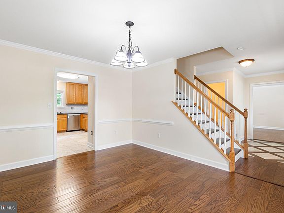 3rd image of 11003 Naples Ct