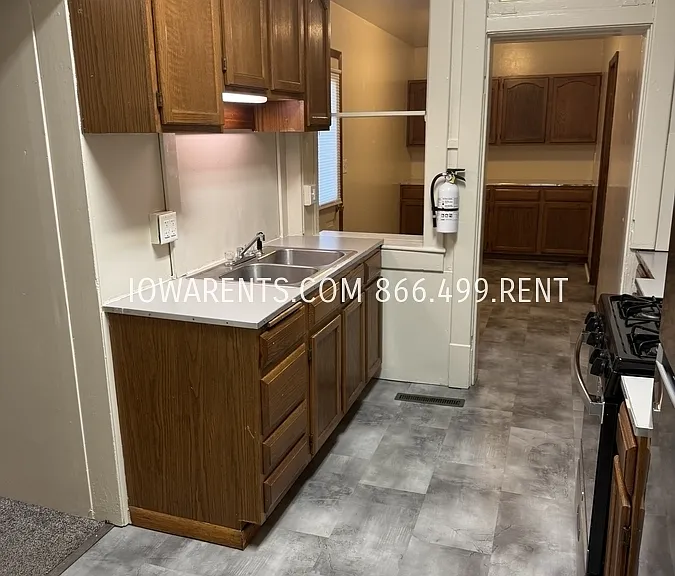 702 N 6th St — Photo 5