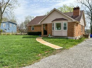 8011 Manning Ave, Raytown, MO 64138