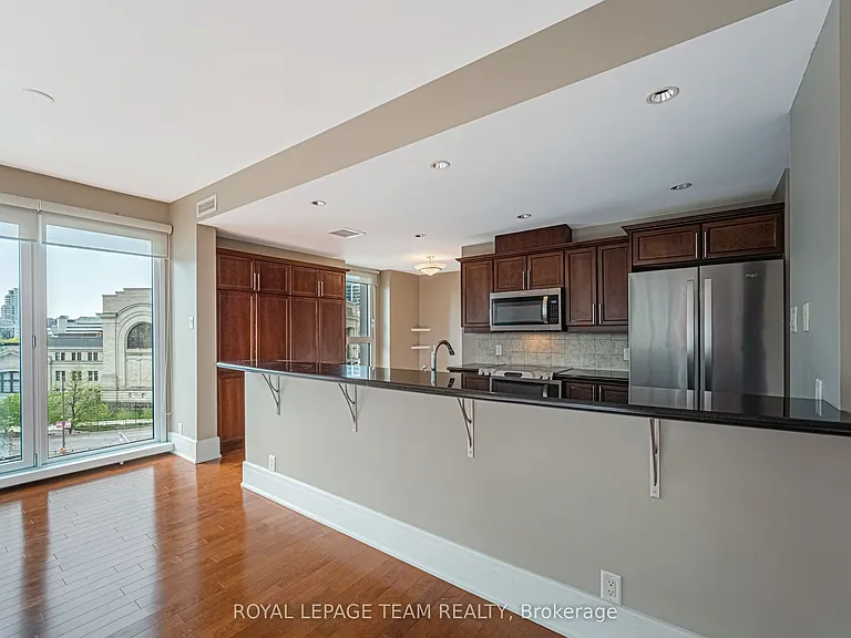 700 Sussex Dr #601 — Photo 6