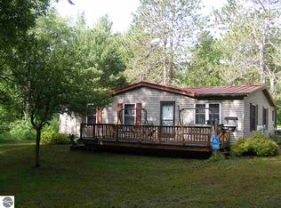 8764 S 37th Rd, Cadillac, MI 49601