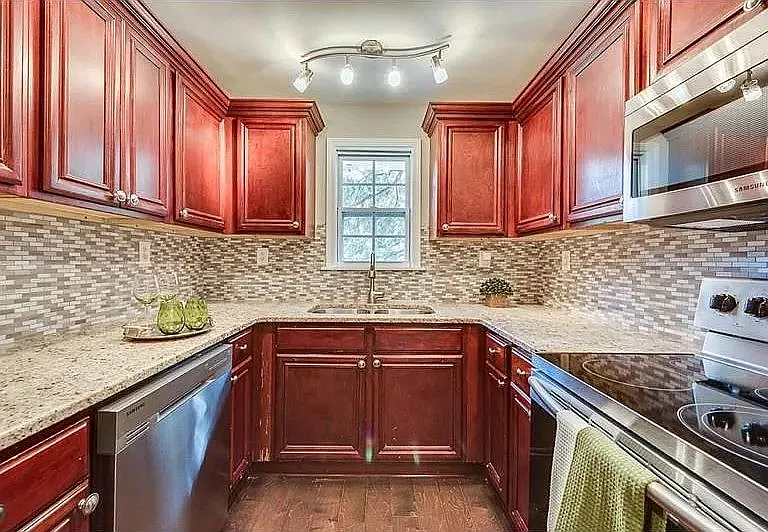 3458 Brookfield Ln — Photo 3