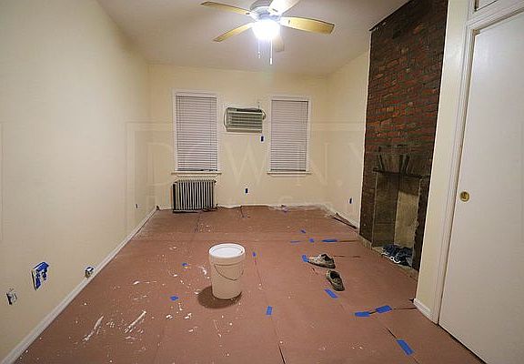 3rd image of 229 Maujer St APT 3L