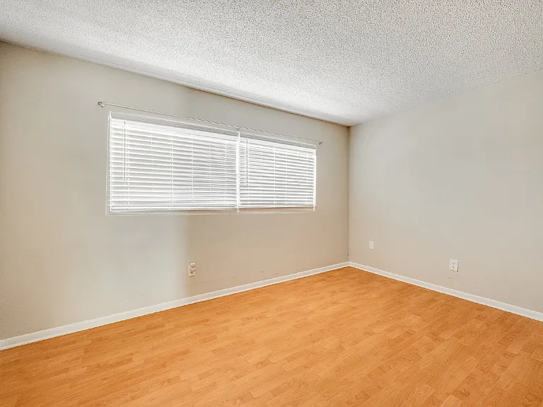 255 Paradise Blvd #10 — Photo 19