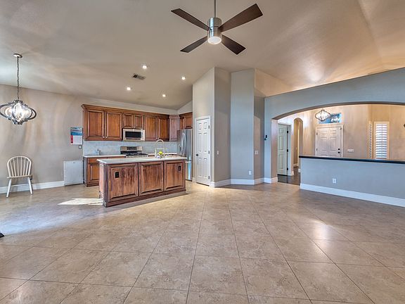 5th image of 10341 Timber Willow Ave