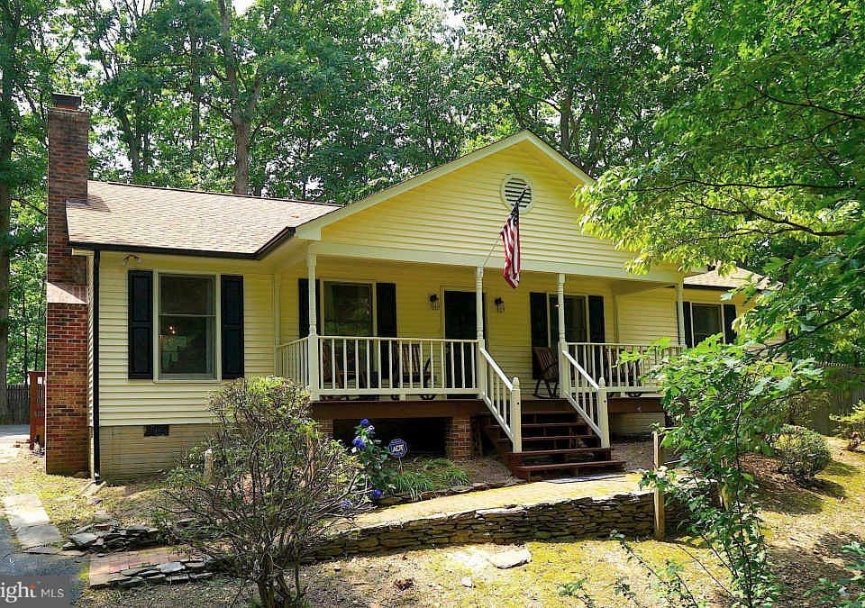 1st image of 1009 Spain Dr