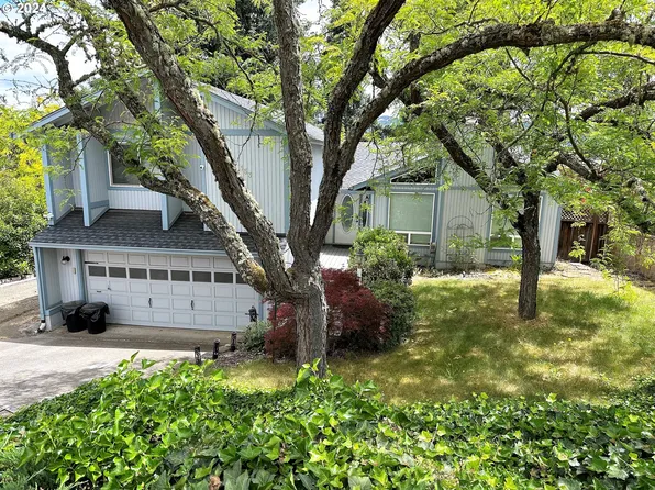 153 Beech St, Roseburg, OR 97471