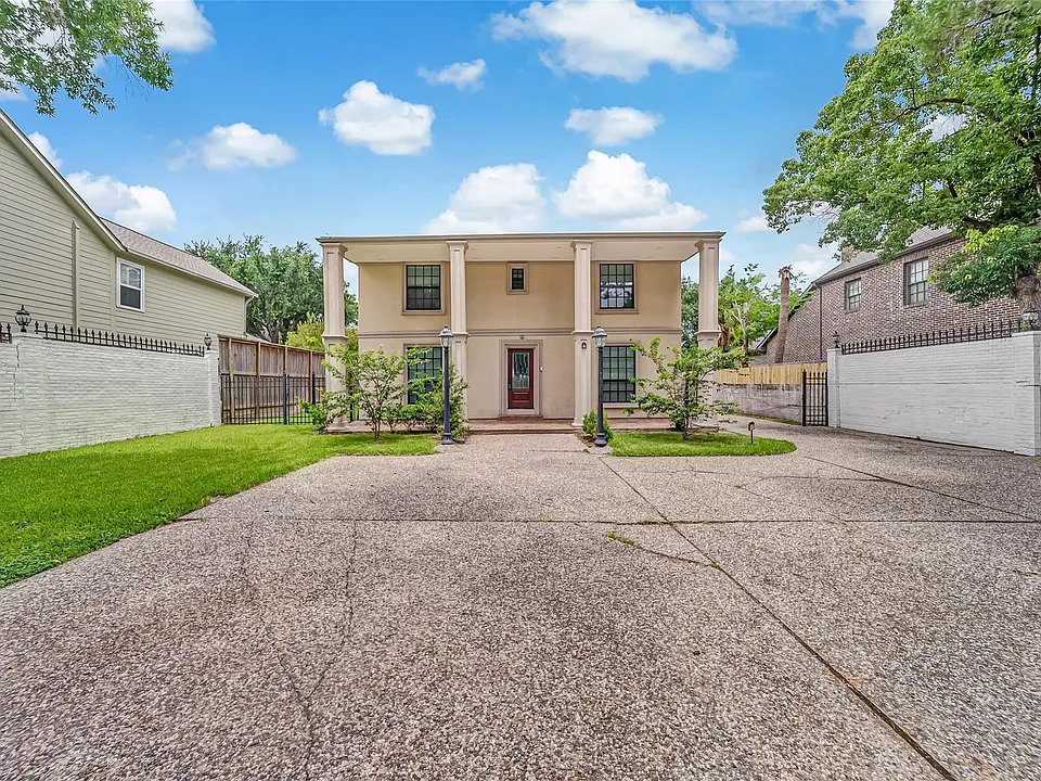 7312 Main St