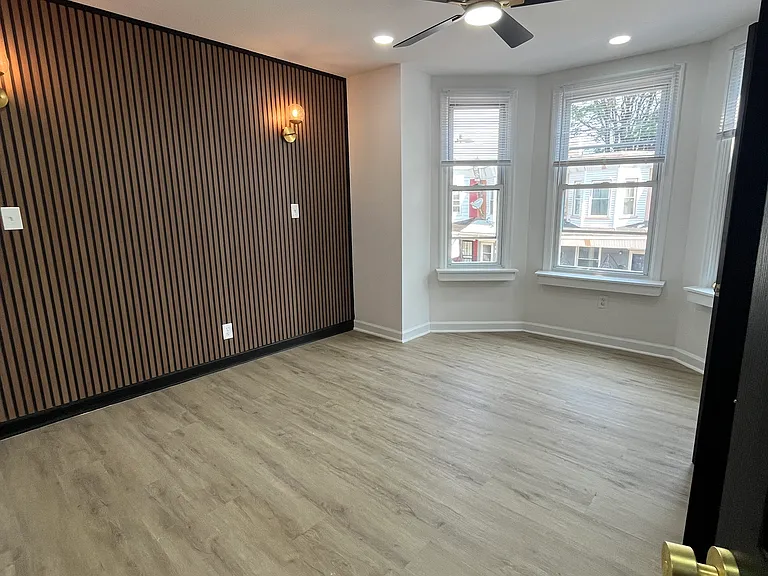 5856 Walton Ave — Photo 24