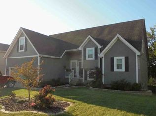 2137 SW Sterling Dr, Lees Summit, MO 64081