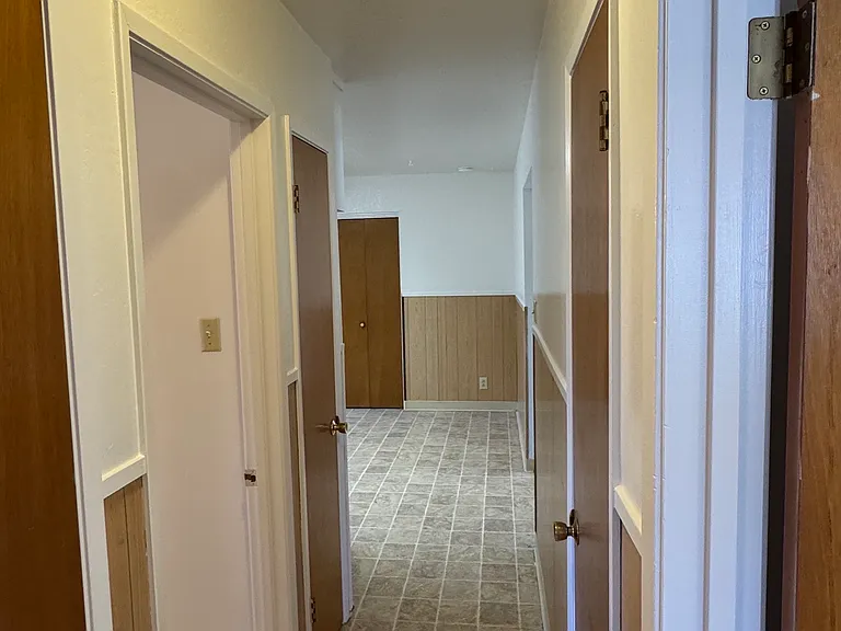 649 Marshall St #B — Photo 30