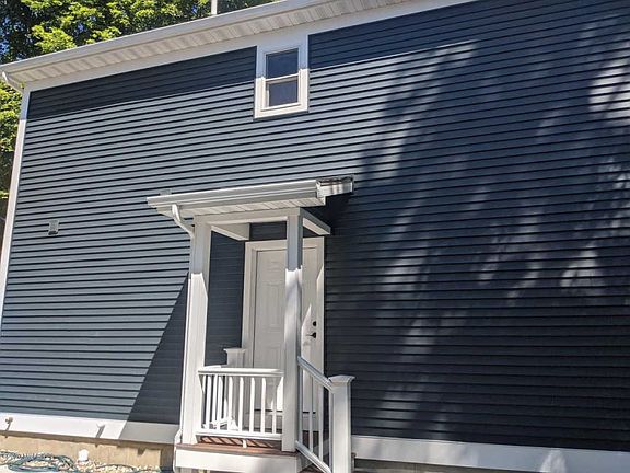 3rd image of 610 McCourtie St