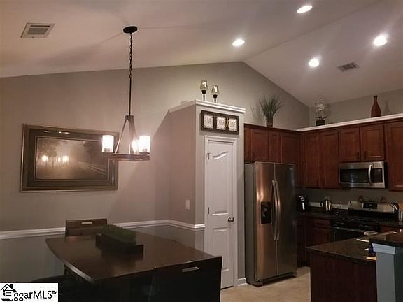 3rd image of 3 Topsfield Ct