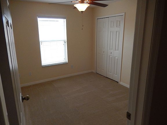 Upstairs Middle Bedroom