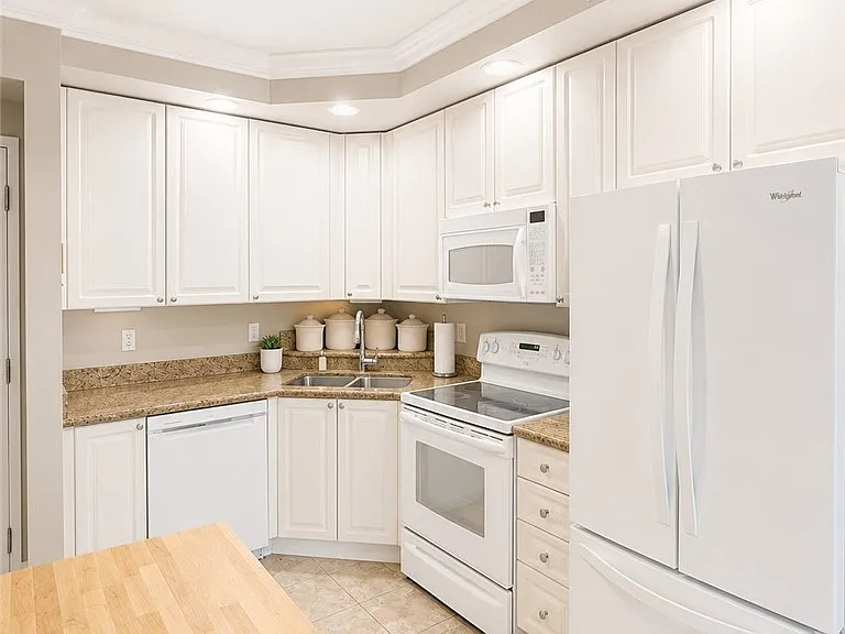2825 Palm Beach Blvd #218 — Photo 10