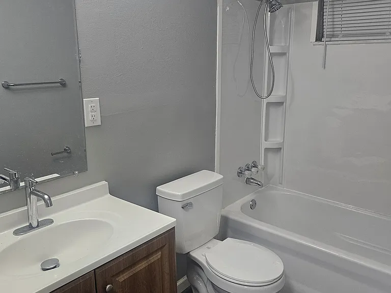 2892 E 11th Ave #A — Photo 4