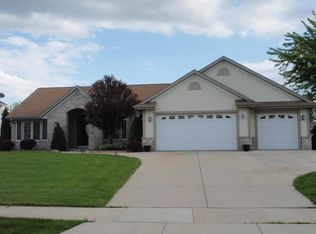 1201 W Pilgrim Pkwy, Oak Creek, WI 53154