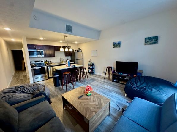 1006 Main St