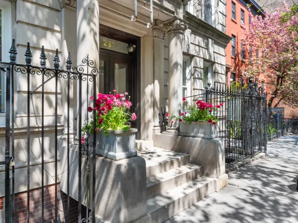 237 West 11th Street 5C image 10 of 10