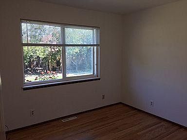 3rd image of 19923 Lindenbrook Ln