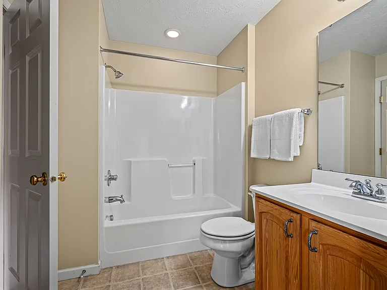 208 Village Pl — Photo 27