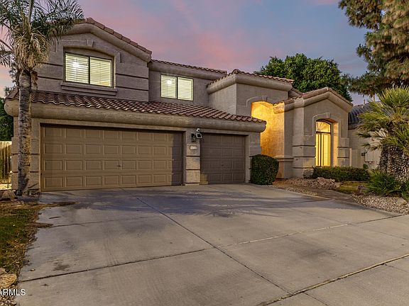 2nd image of 714 W DESERT BROOM Drive