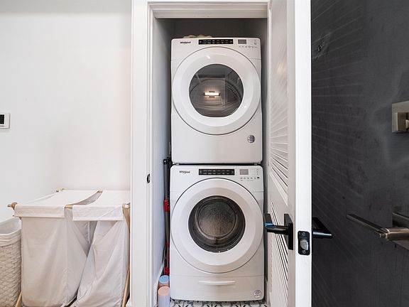 4th image of 25 Corbin Ave APT 4