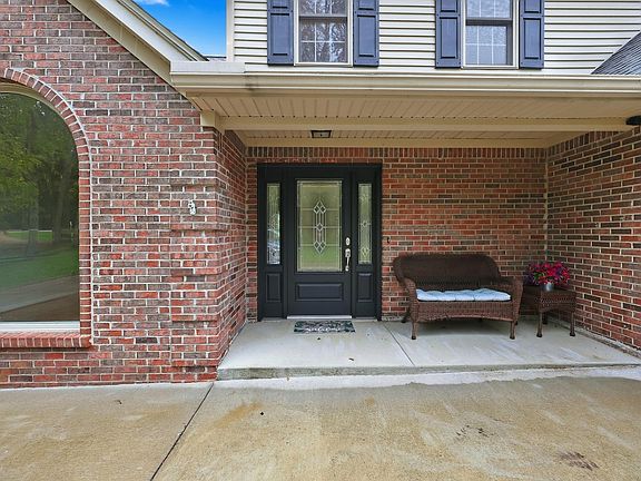 3rd image of 210 Mallard Point Ct