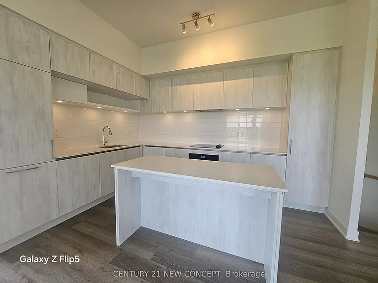 5 Steckley House Ln #Townhouse 715 — Photo 2