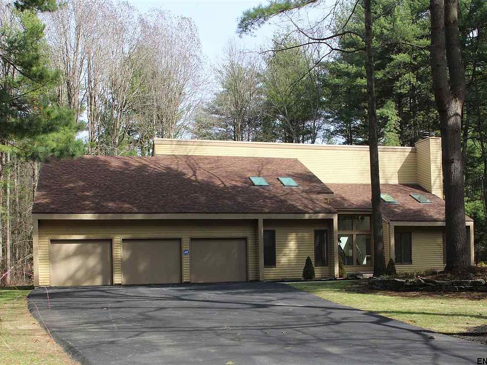 2nd image of 5 Birch Hill Ct