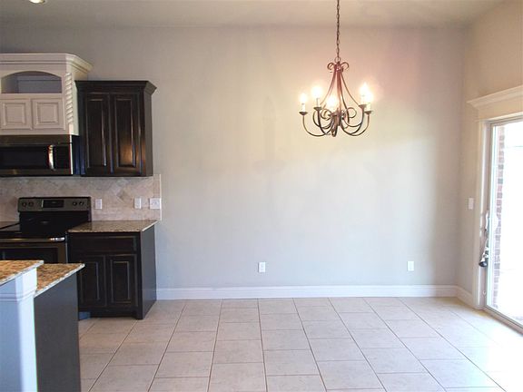 5th image of 2223 SW Oxford Dr