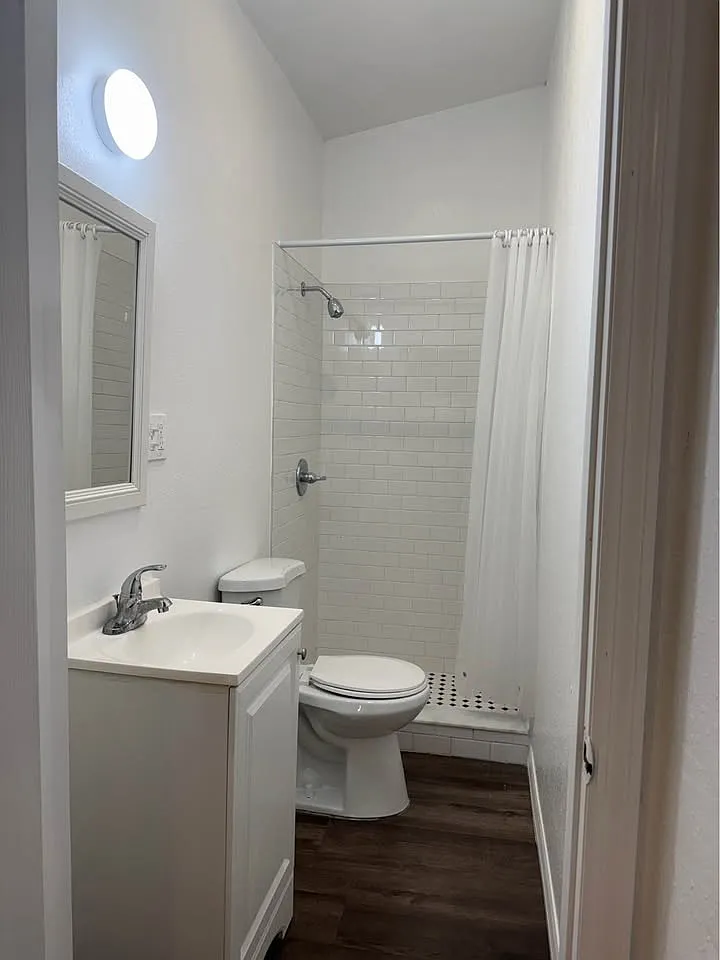 Studio, 850 sqft, $1,100 — Photo 3