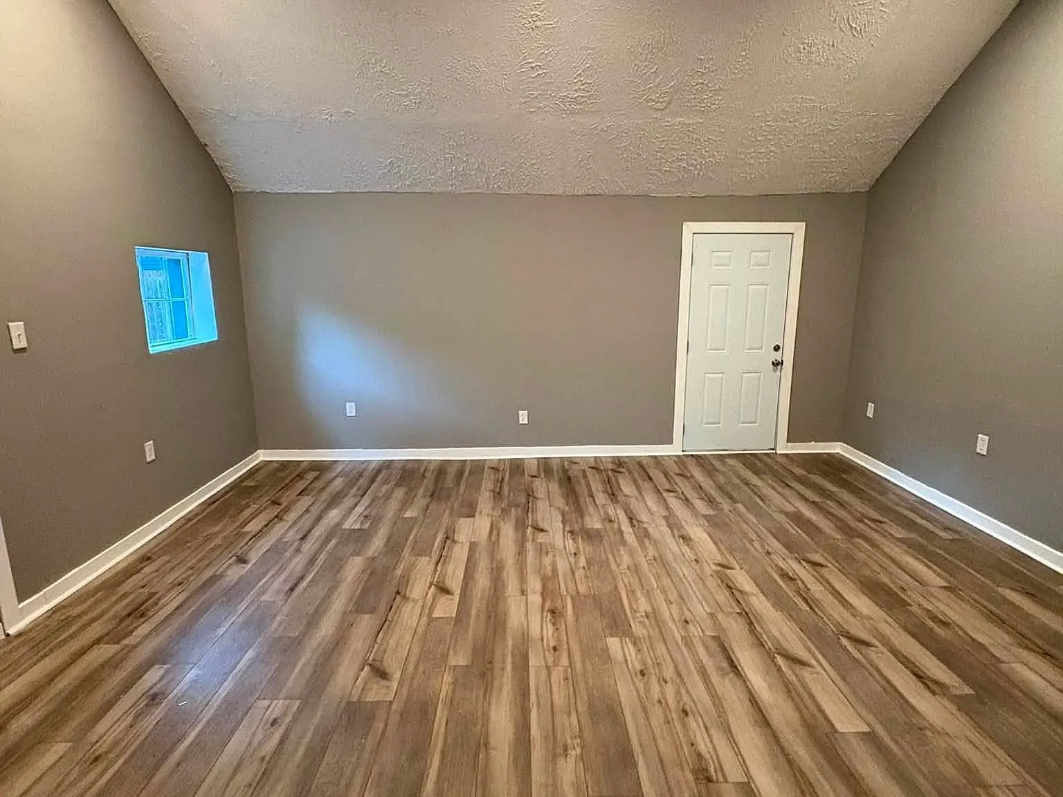 4 bed, 1446 sqft, $1,995 — Photo 4