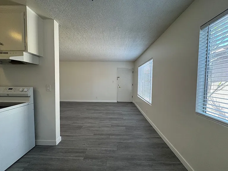 3104 E Colorado St — Photo 6