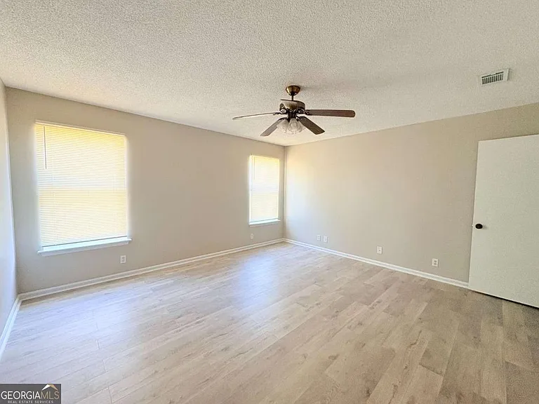 142 Woodvalley Ct — Photo 20