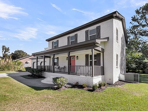 2nd image of 828 Longbranch Dr