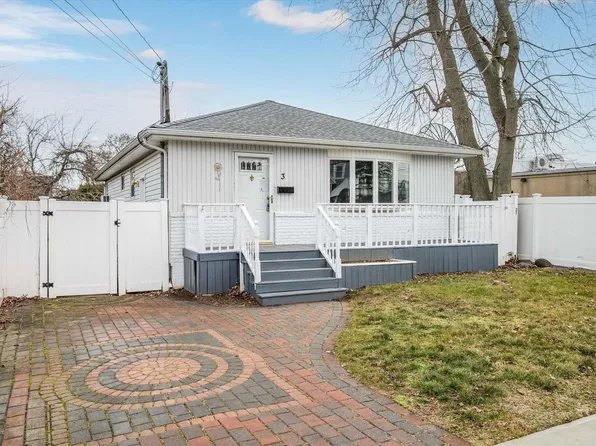 3 Dawes Avenue, Amityville, NY 11701