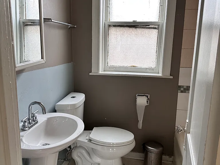 7404 N Hoyne Ave #3 — Photo 6
