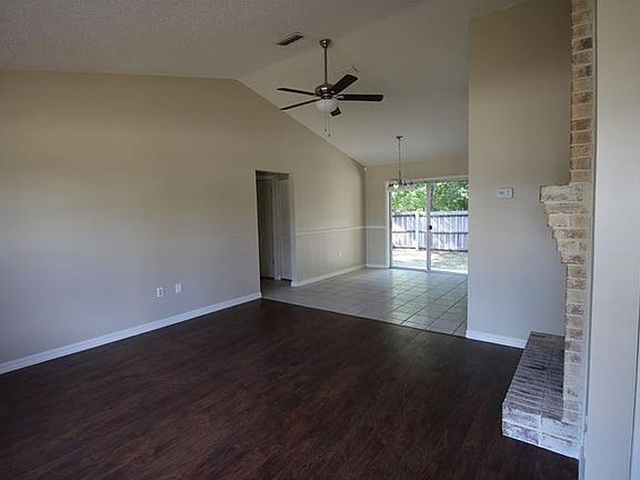 4th image of 1393 Roanoke Ave