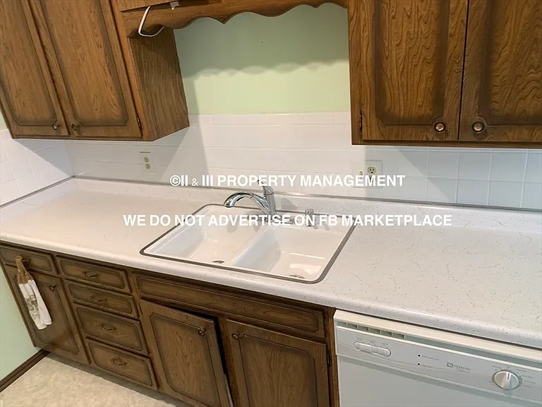 1408 SW Sunset St — Photo 7