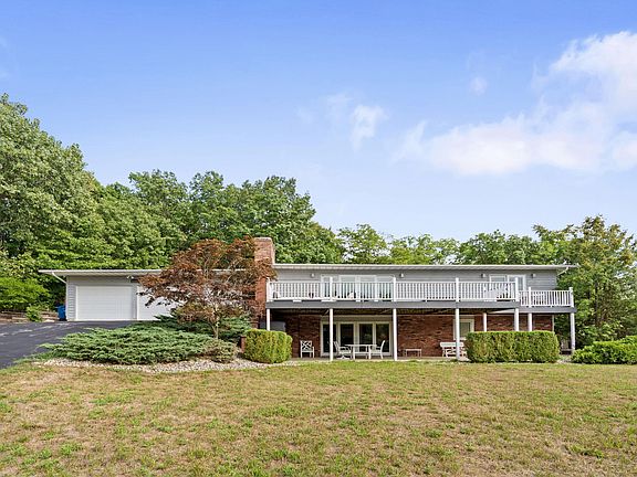 2nd image of 48020 Ridge Rd