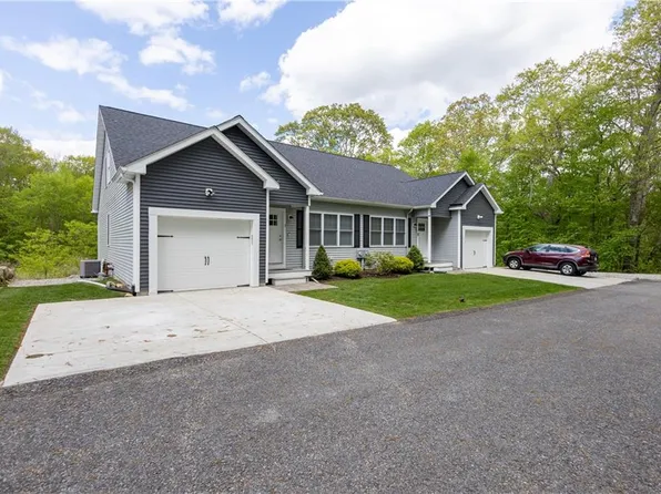 3 Lily Ln, West Warwick, RI 02893