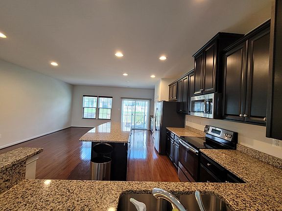 5th image of 46 Ontario Dr